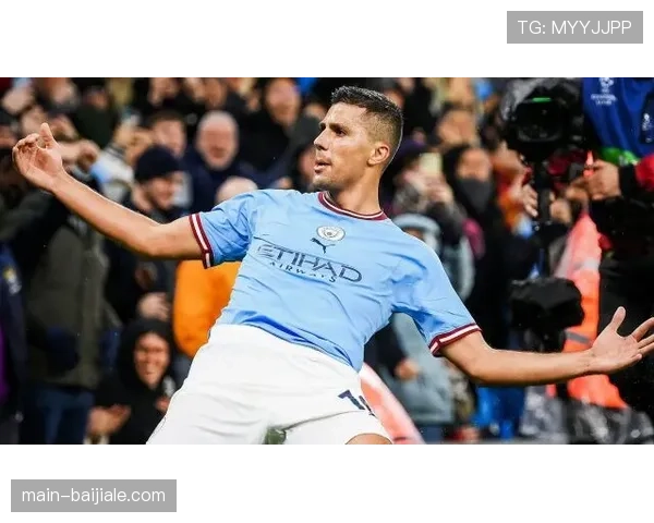 罗德里伤愈复出坐镇中场 曼城防守屏障得以巩固